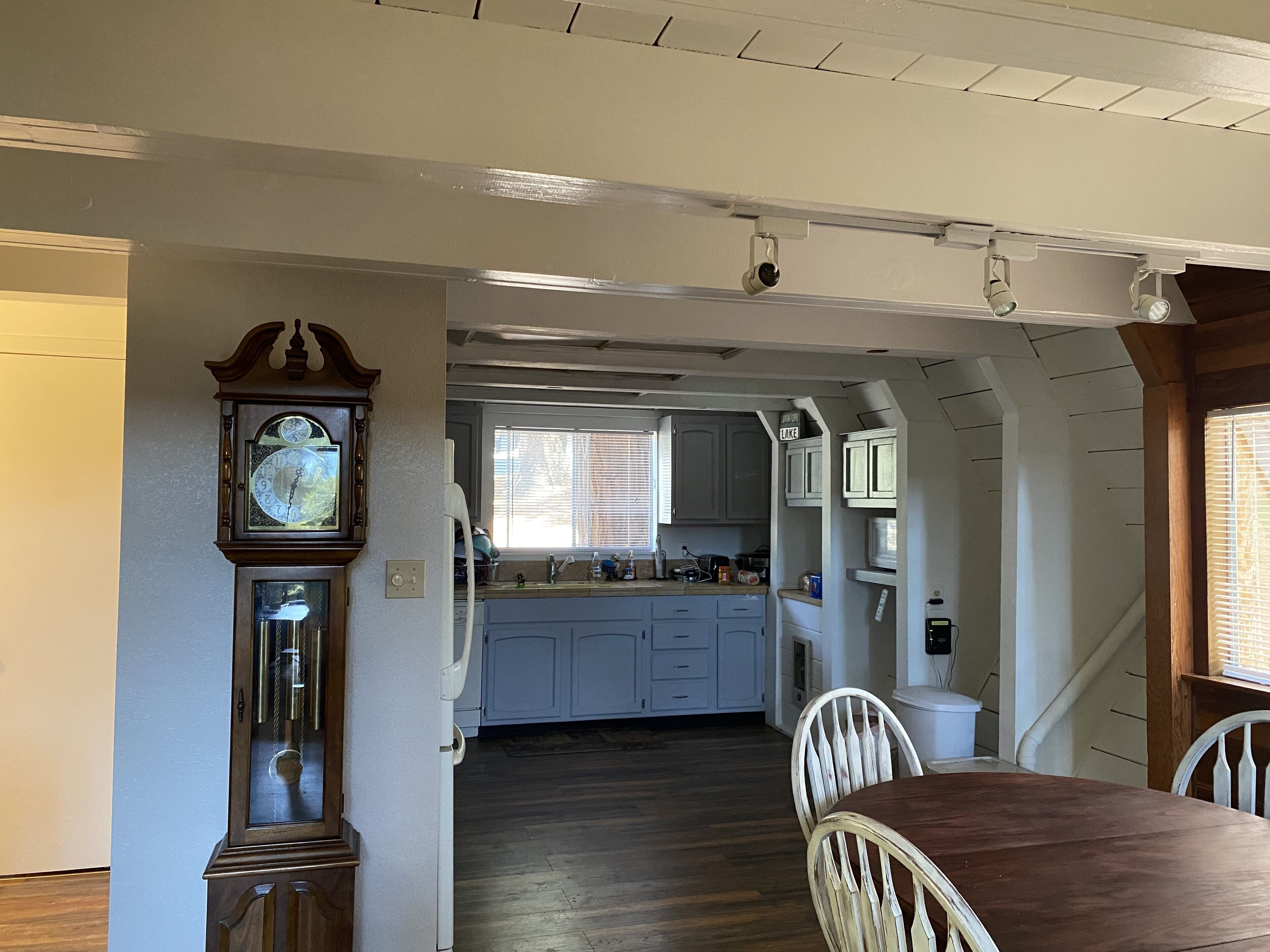 Cozy Family Cabin with Studio!! Great Week or Weekend get away!! 