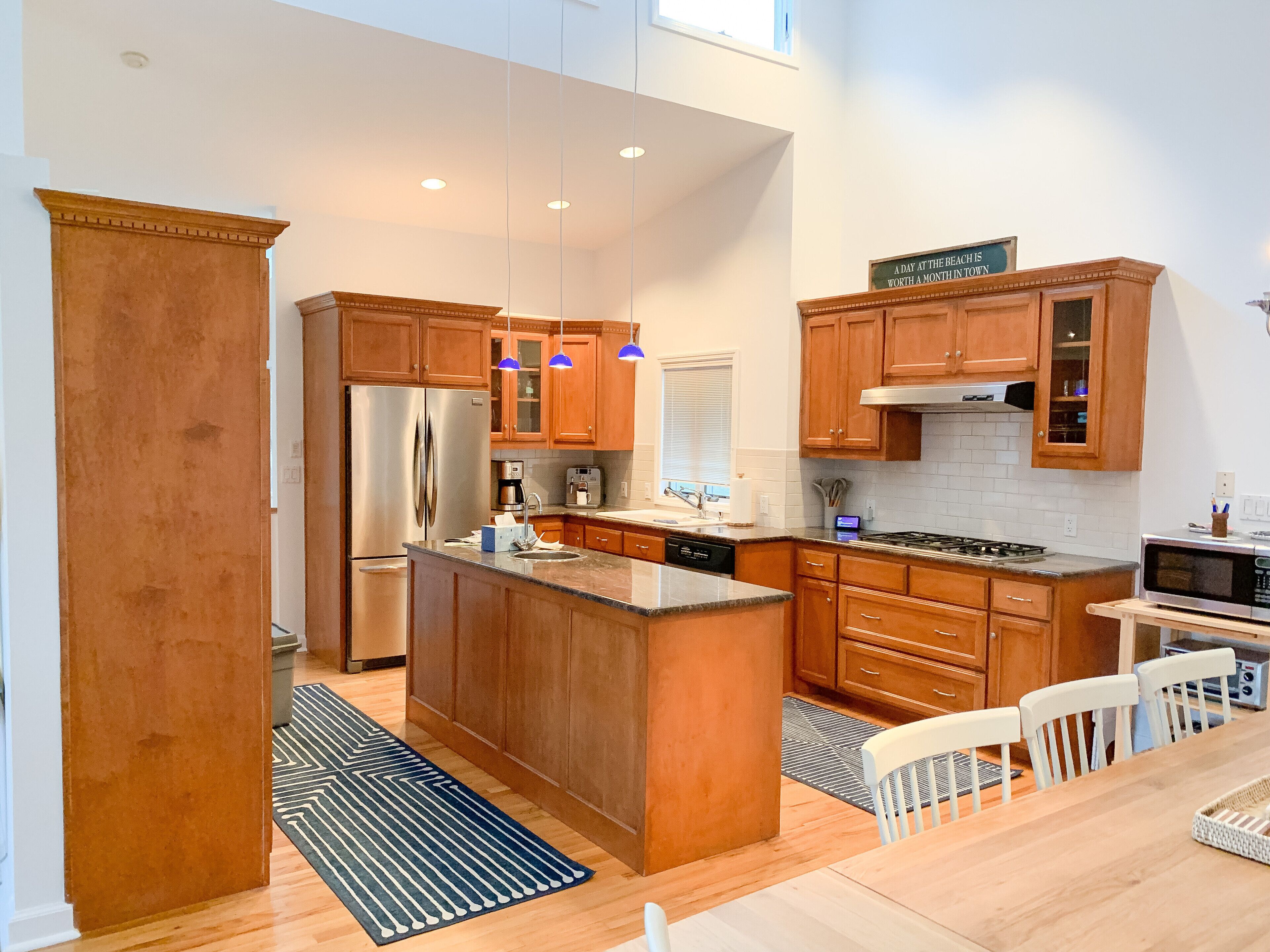 Family Friendly Beach House, Walking distance to Private Beach