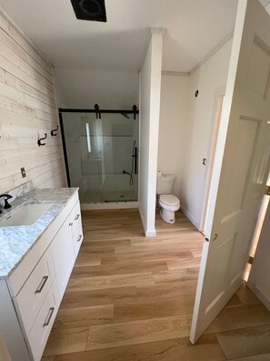 Shower, towels