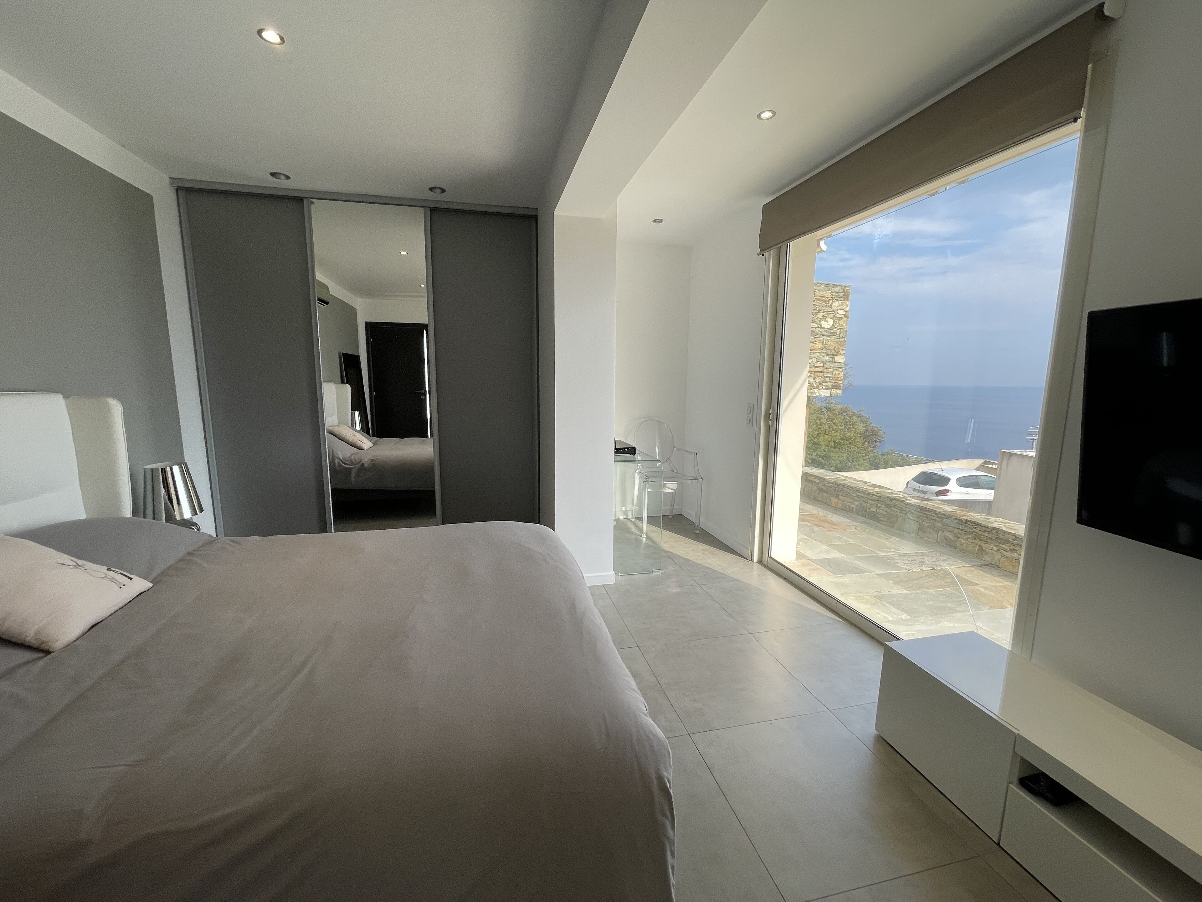 Contemporary suite with breathtaking sea view