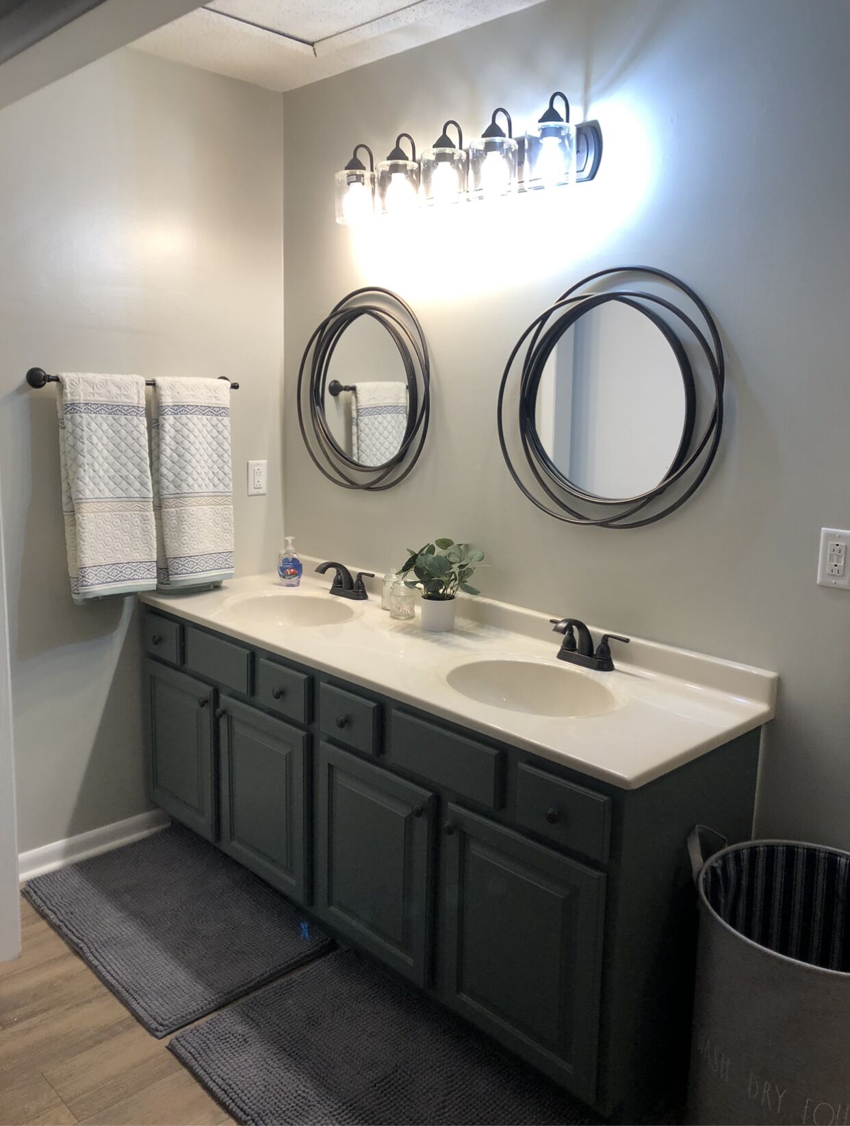 Cozy River House, Beautiful River Views, Community Boat Ramp, and Kayaks