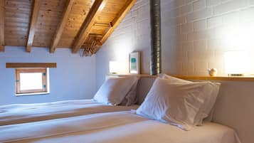 1 chambre, lit parapluie, Wi-Fi gratuit, draps fournis