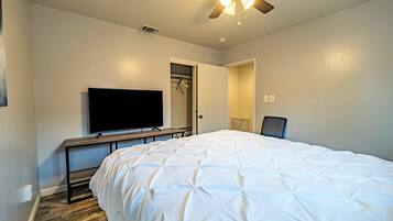 2 bedrooms, iron/ironing board, WiFi, bed sheets