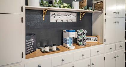 Luxe 2B Home in Carmichael Netflix Work Desk