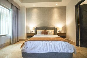 4 chambres, fer et planche à repasser, Wi-Fi, draps fournis