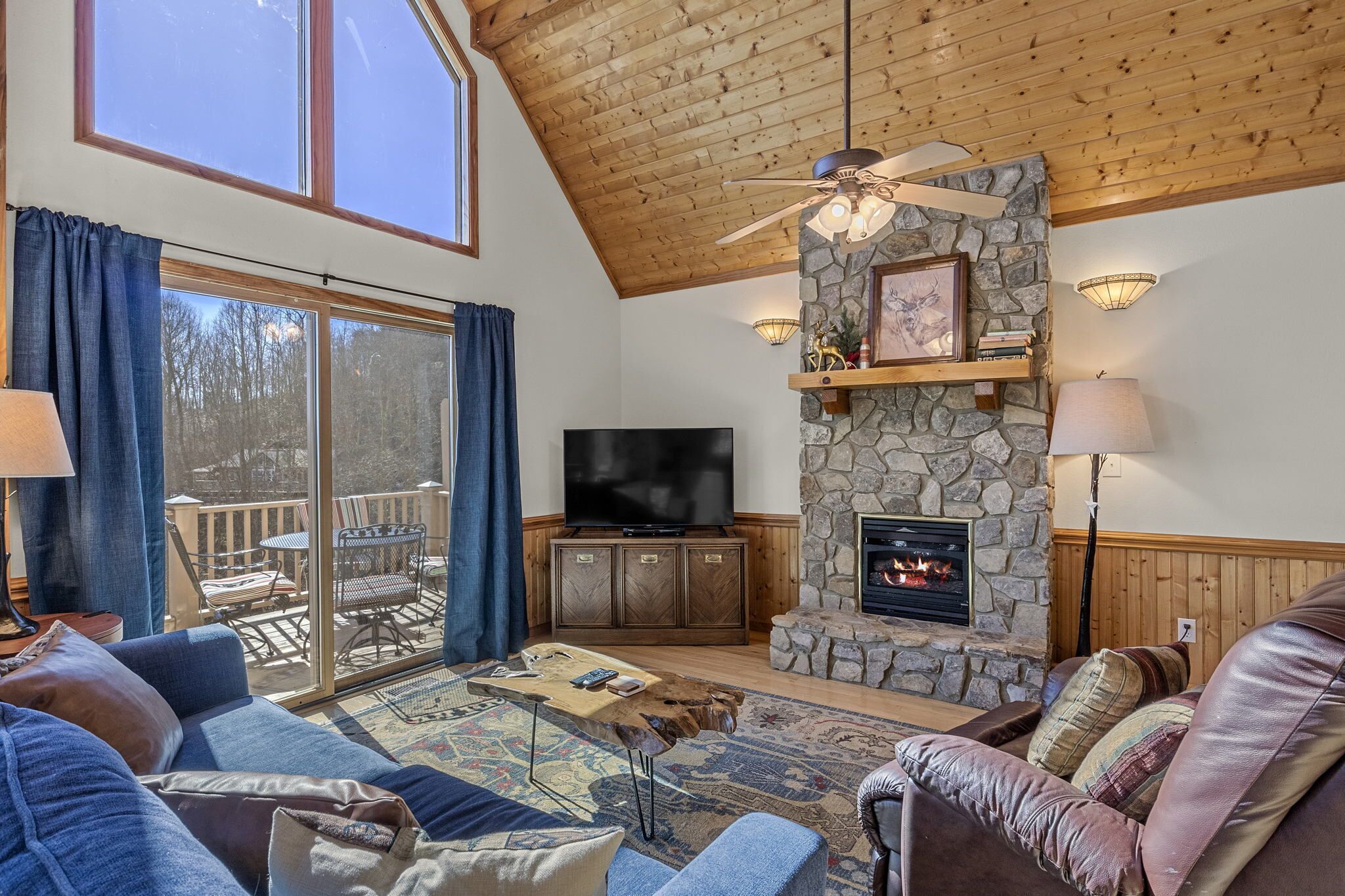 *New* Modern Mountaintop Cabin with Spectacular Views