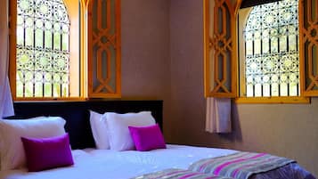 5 bedrooms, travel crib, WiFi, bed sheets