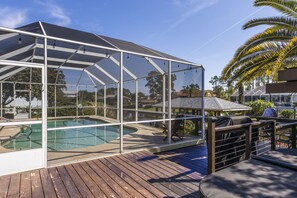 Piscina all'aperto, una piscina riscaldata