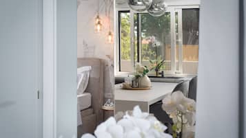 4 Schlafzimmer, Schreibtisch, Bügeleisen/Bügelbrett, Reisekinderbett