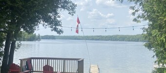 Tranquil 3 bedroom waterfront cottage on private lake!