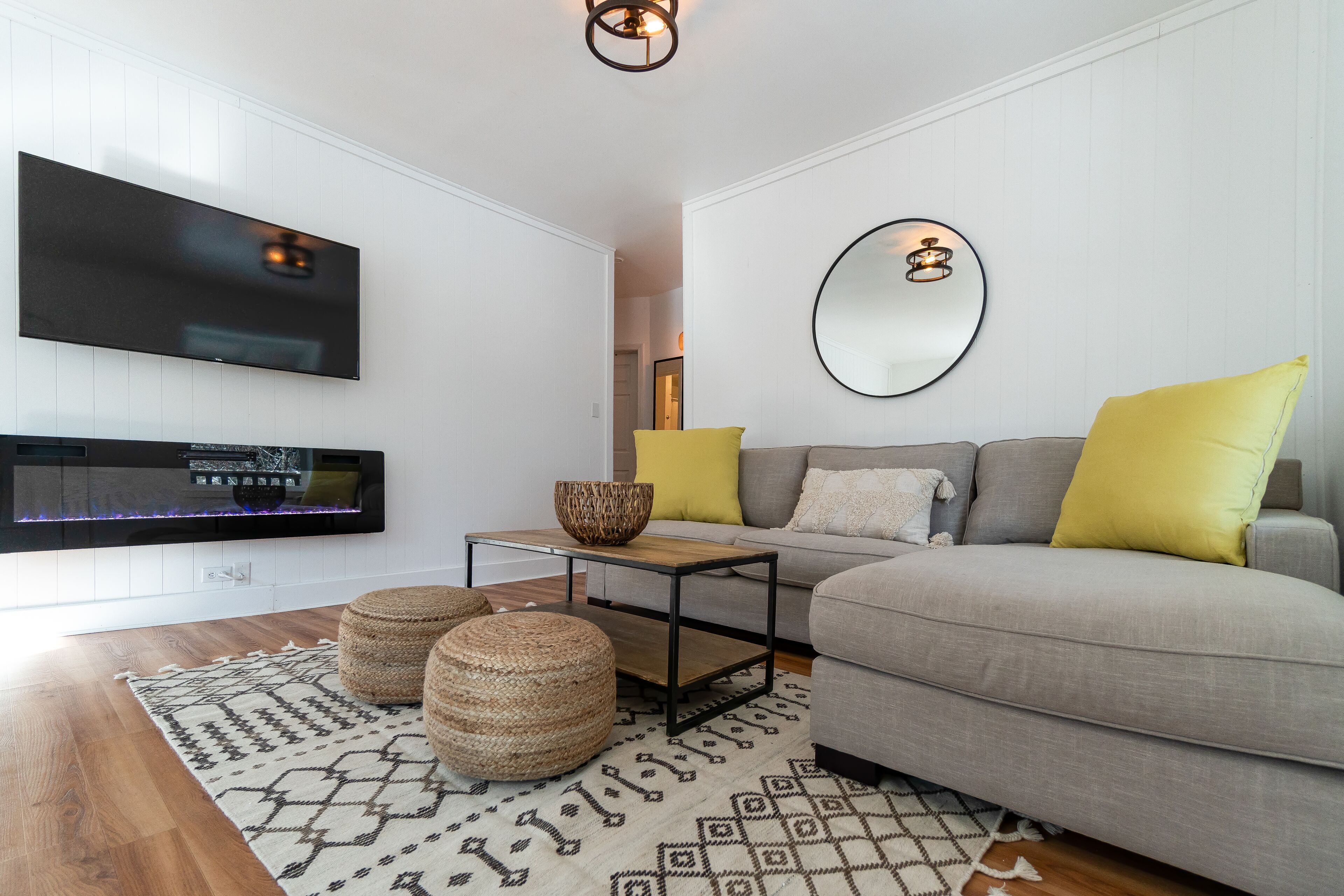 The Where We Roam Log Cabin - Walk to Town with Mountain Views! 