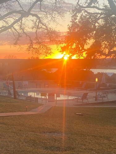 TX Canyon Lake Condo w Great View, Pool, Boat & Trailer Parking