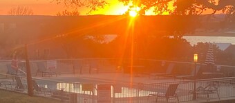 TX Canyon Lake Condo w Great View, Pool, Boat & Trailer Parking