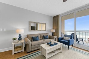 Télévision, table de tennis de table