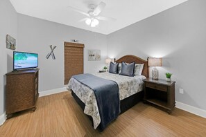 2 soverom, skrivebord, strykejern/-brett og wi-fi