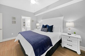 2 slaapkamers, een bureau, een strijkplank/strijkijzer, wifi