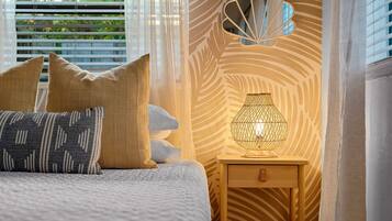 3 bedrooms, desk, iron/ironing board, travel crib