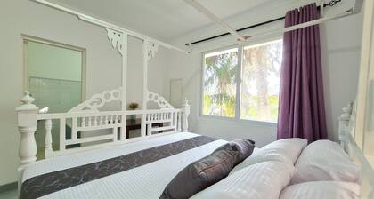 Jahazi Place - Beachfront Apartment by park