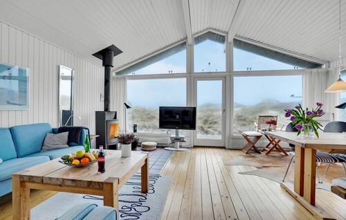 Beautiful home in Pandrup with WiFi