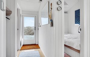 3 bedrooms, travel crib, free WiFi