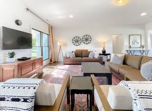 تلفزيون ذكي، مشغل دي في دي، كُتُب