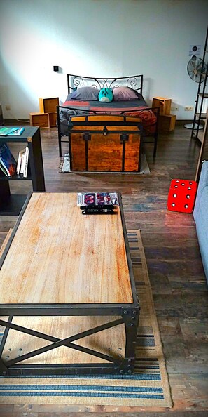 1 chambre, fer et planche à repasser, Wi-Fi gratuit, draps fournis