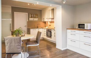 Kühlschrank, Ofen, Herdplatte, Geschirrspüler