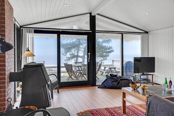 Smart TV, fireplace, DVD player