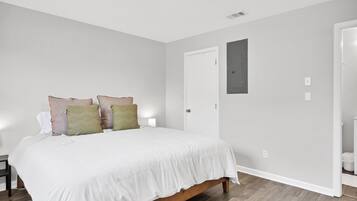 1 bedroom, desk, iron/ironing board, free WiFi