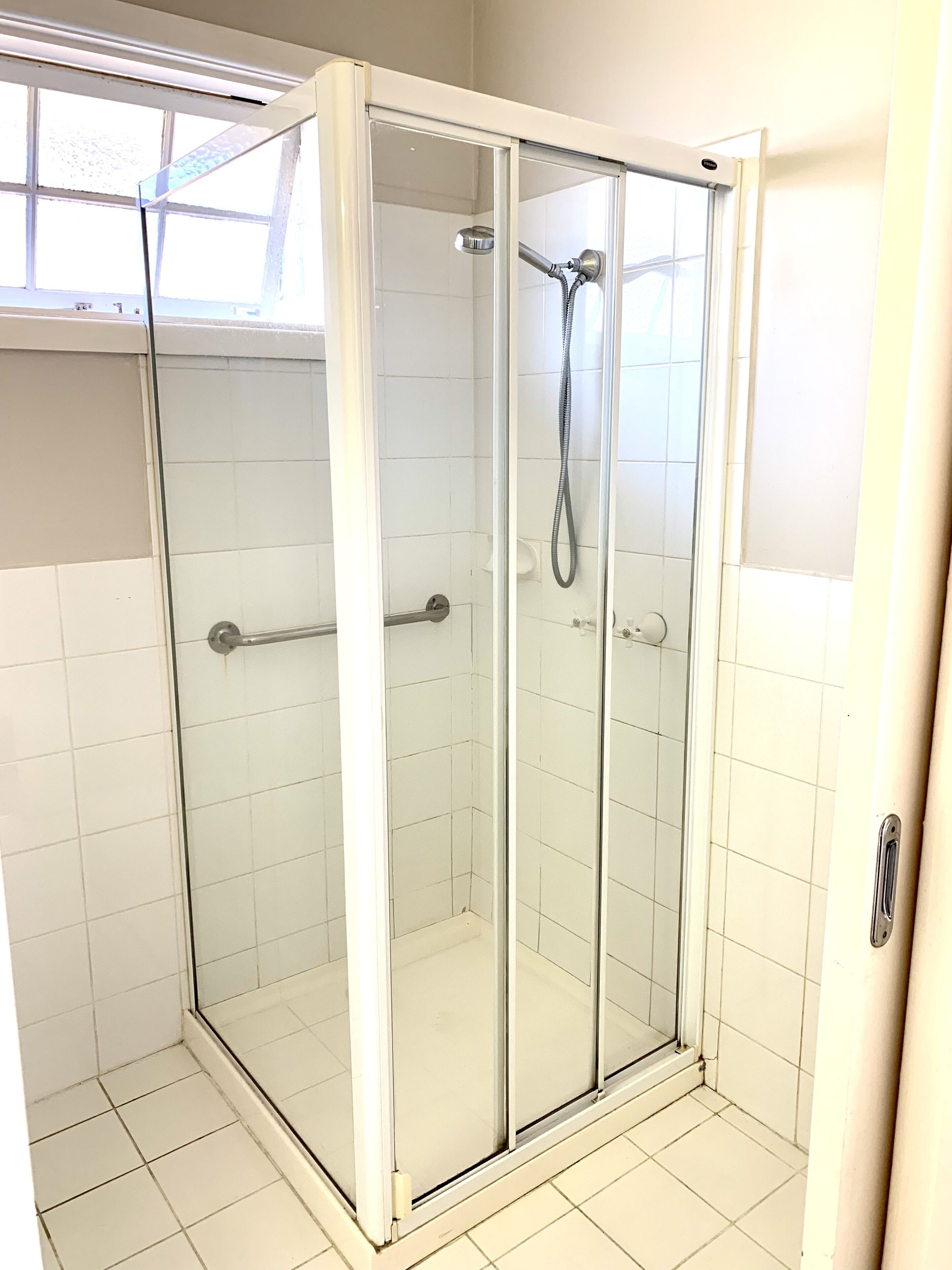 Central & Tranquil Two-Bedroom Home in the Heart of Essendon — image 7