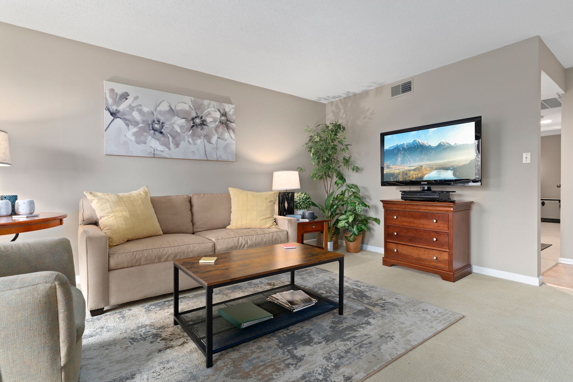 Walk to Ski! Dogs OK+Hiking+Pack 'n Play+Fireplace
