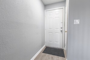 Interior - MTR Private Apartment | 10min Downtown | Renovated | WiFi | Clean! (Riverside)