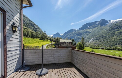 Awesome home in Oldedalen