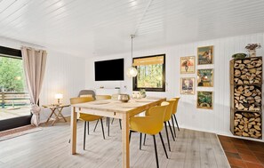 Dining - Stunning home in Oksbøl with WiFi (Oksbøl)