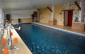 Piscine intérieure