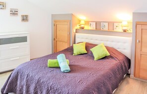 3 makuuhuonetta, vauvan matkasänky, ilmainen Wi-Fi, vuodevaatteet