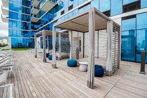 Terrace/patio - Upscale 2 bedroom with parking in Ala Moana (Honolulu)