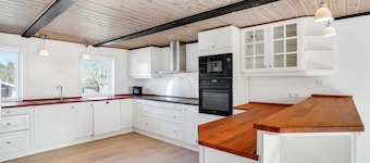 Gorgeous home in Højslev with WiFi