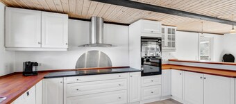 Gorgeous home in Højslev with WiFi