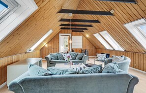 Smart TV - Beautiful home in Millinge with kitchen (Millinge)