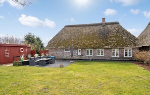 Exterior - Amazing home in Højer with WiFi (Højer)