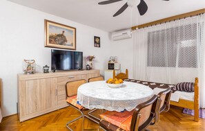 Dining - Beautiful apartment in Baric Draga (Baric Draga)