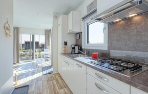 Kühlschrank, Herdplatte, Geschirrspüler