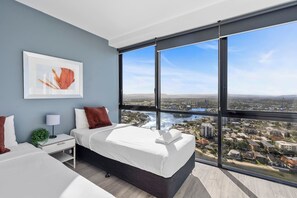 3 bedrooms, desk, iron/ironing board, WiFi