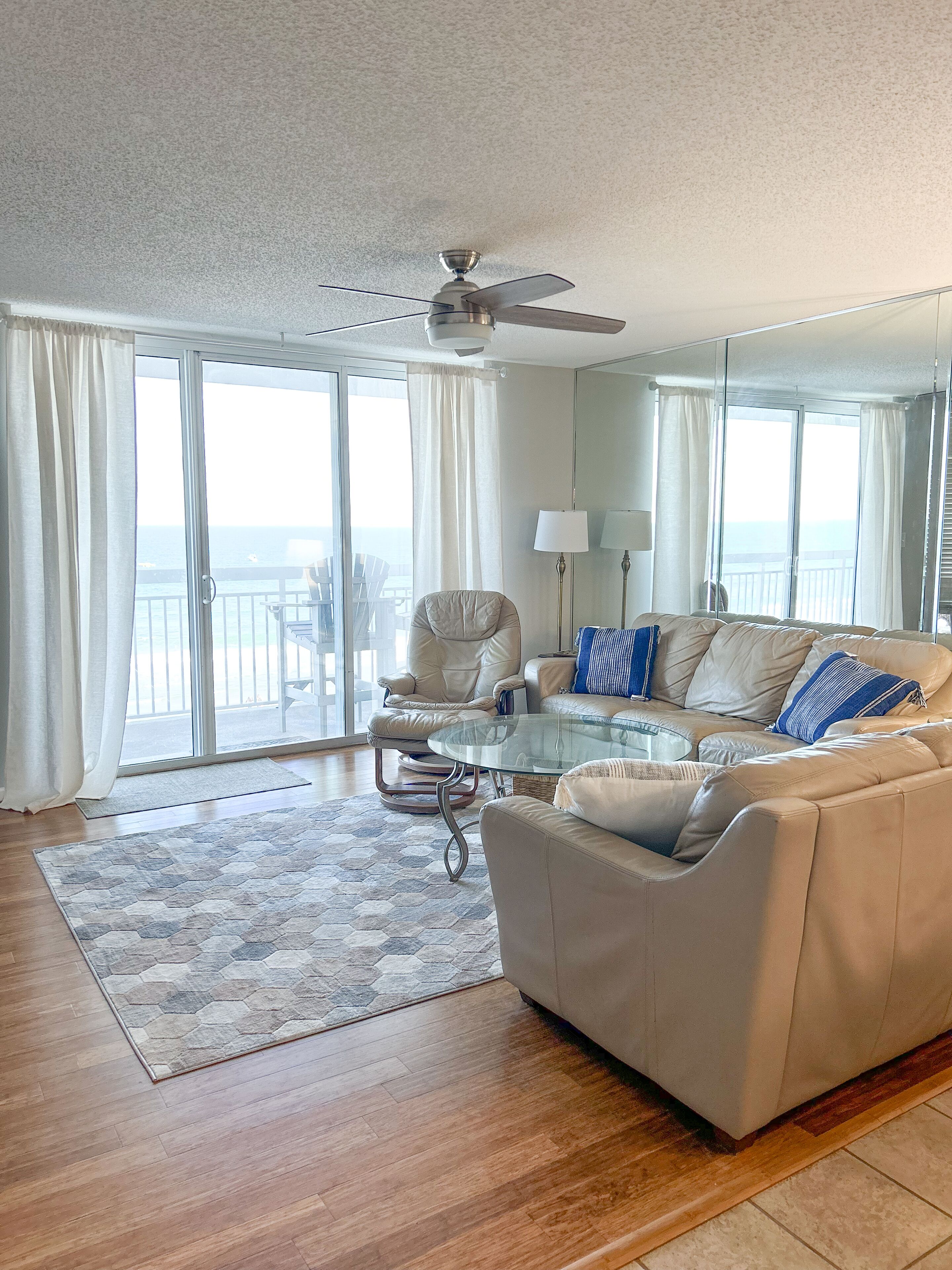 North Myrtle Ocean Front Condo - 3 bed/3 bath - Indoor/Outdoor Pools