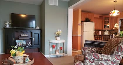 3 bedroom down the street from the Bay