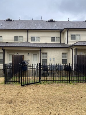 Exterior - Oxford Condo-Minutes from Campus and Square (Oxford)