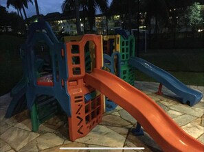 Außen-Kinderspielplatz