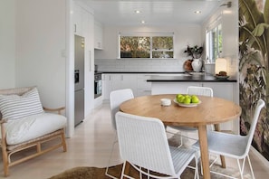 Dining - Five Palms Luxury Beach Escape (Tauranga)