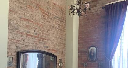 Gorgeous Historic 2b Apt Downtown Lakeport Lux